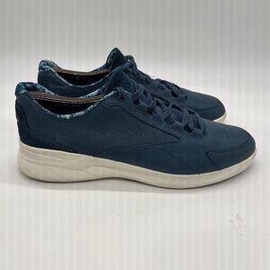 Under Armour Women's 9 Charged Luxe Blue Leather‎ Shoe 1296223-918